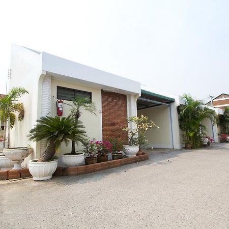 Bualuang Hotel Ang Thong Exterior foto