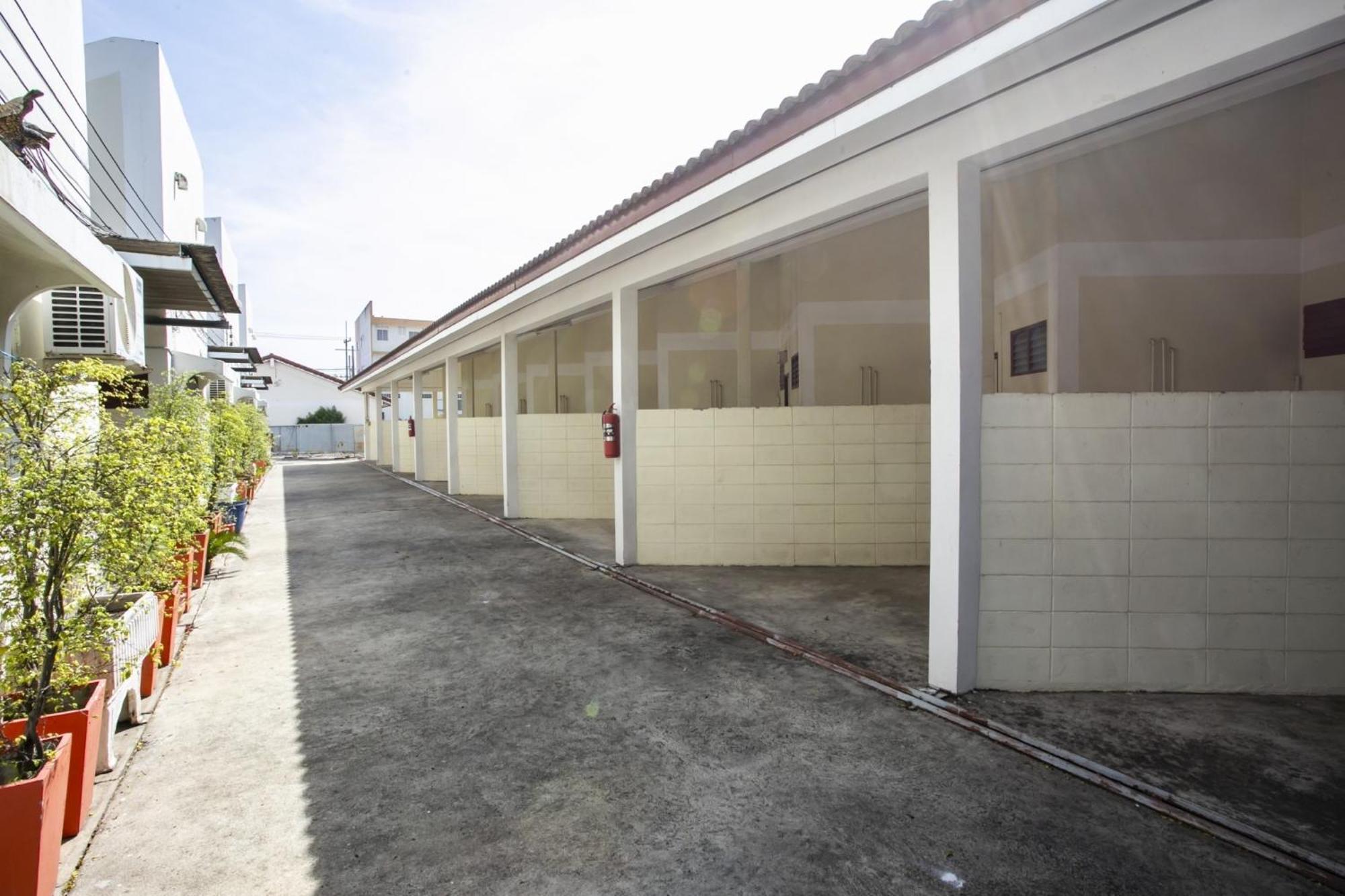 Bualuang Hotel Ang Thong Exterior foto