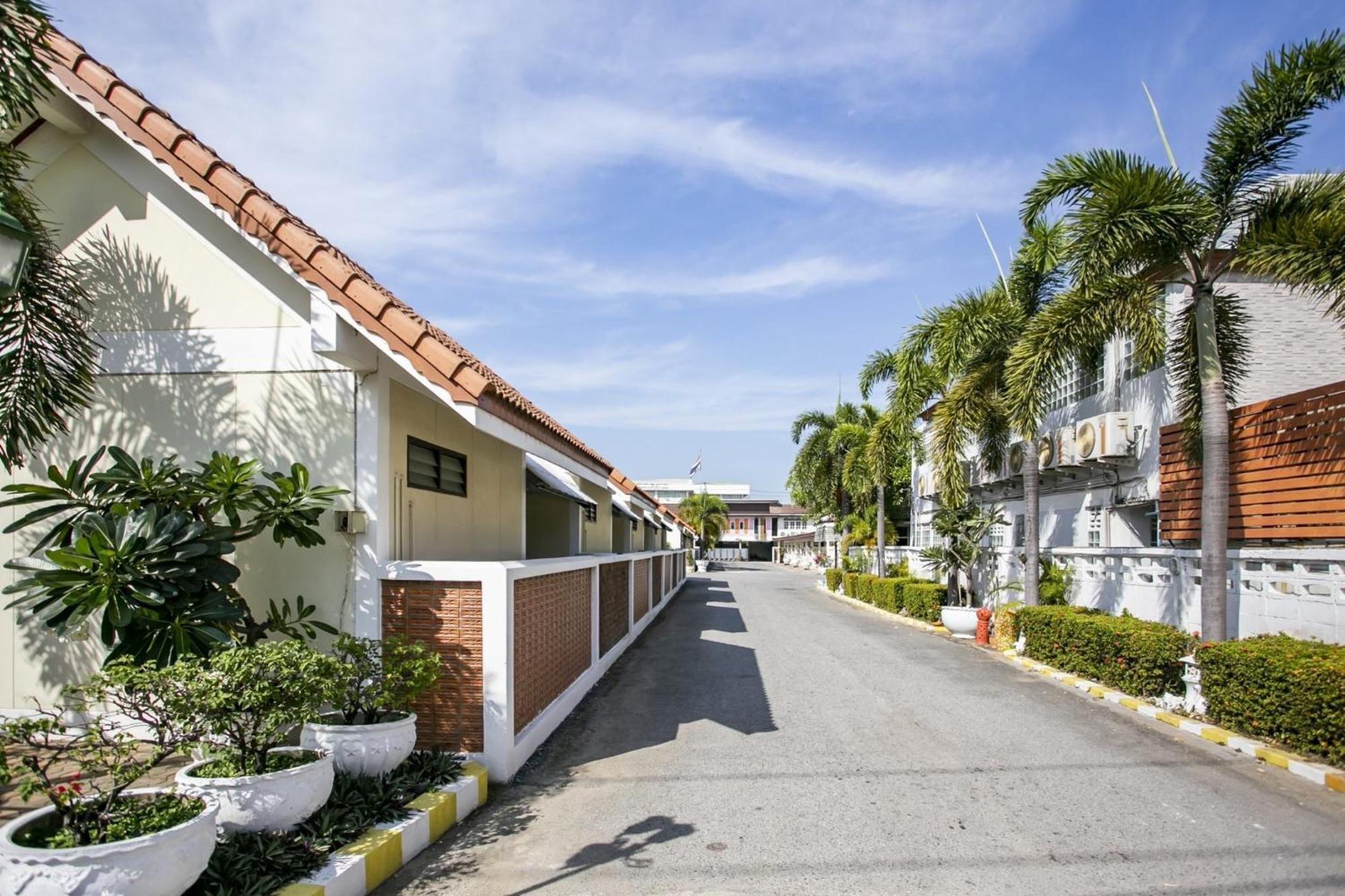 Bualuang Hotel Ang Thong Exterior foto