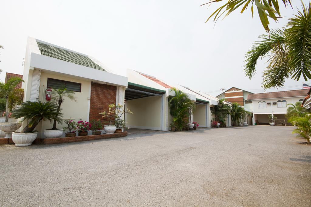 Bualuang Hotel Ang Thong Exterior foto