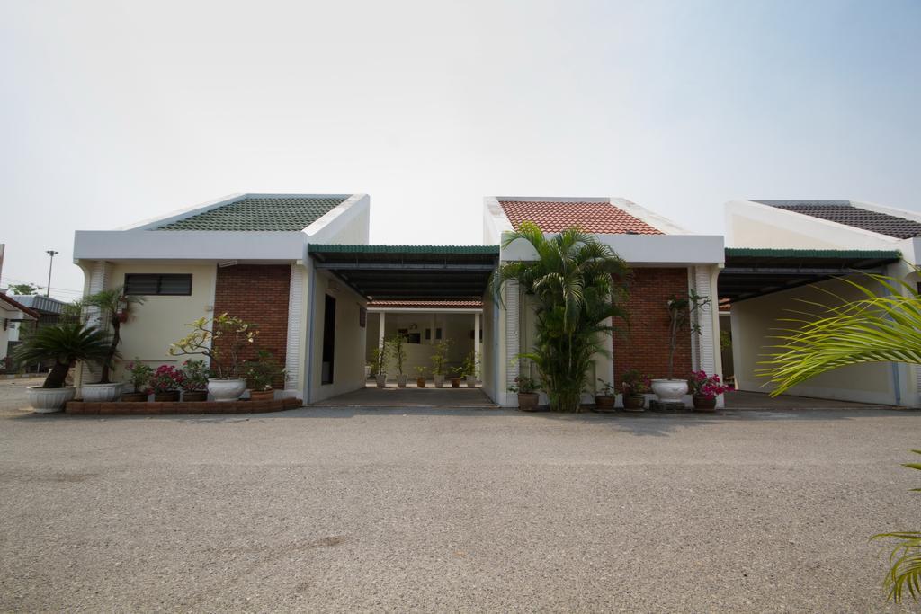 Bualuang Hotel Ang Thong Exterior foto