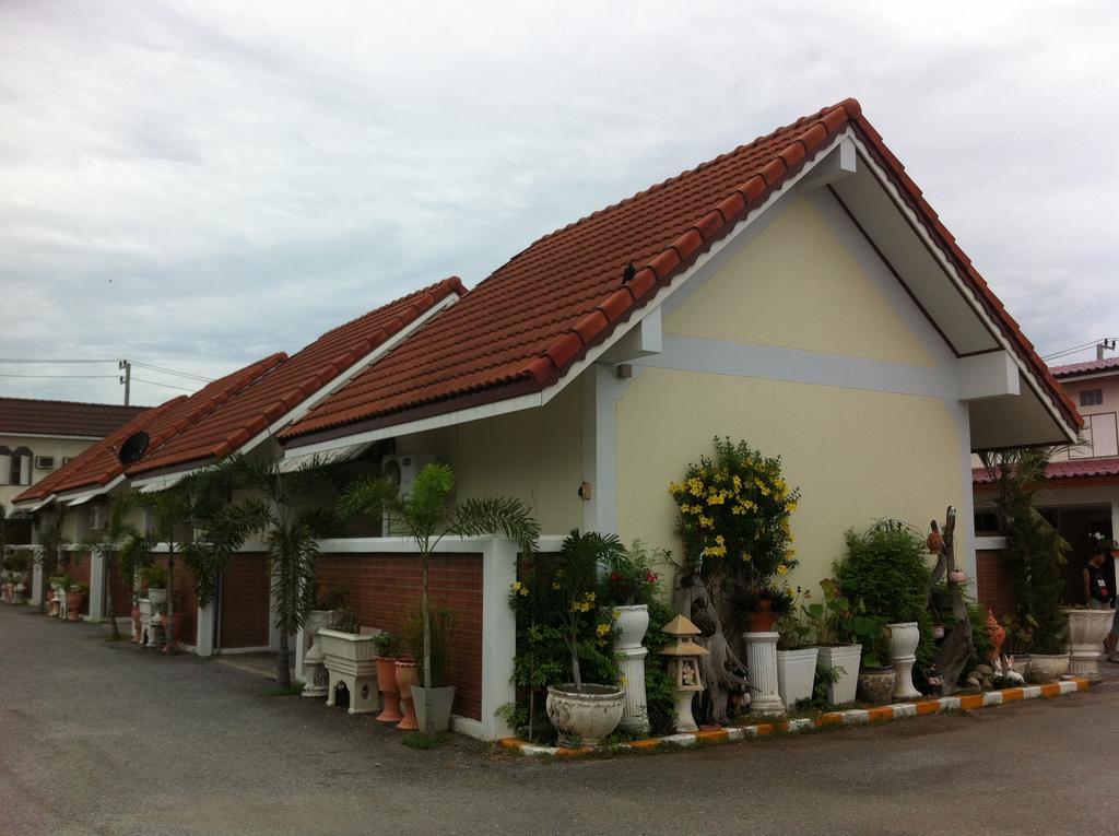 Bualuang Hotel Ang Thong Exterior foto